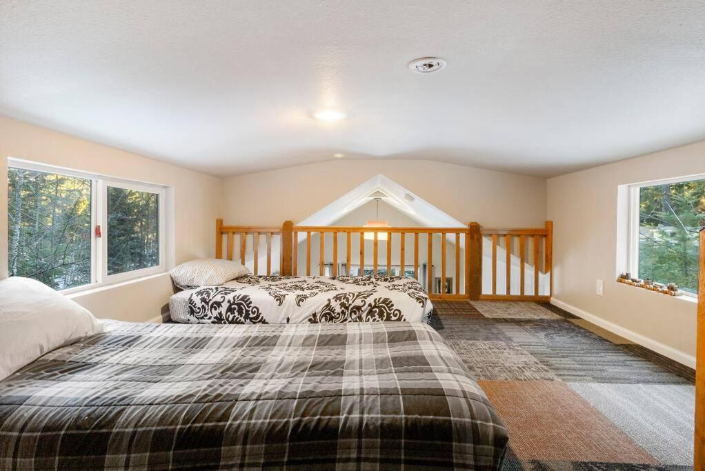 אשפורד Cozy Tiny Home Steps Away From Mt. Rainier מראה חיצוני תמונה