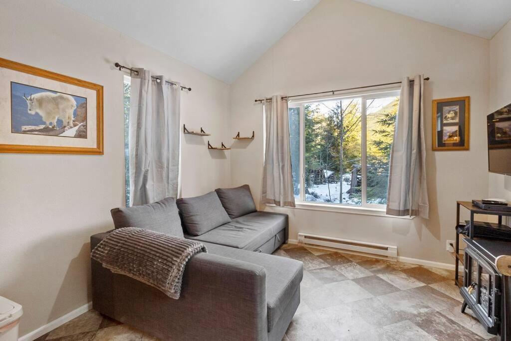 אשפורד Cozy Tiny Home Steps Away From Mt. Rainier מראה חיצוני תמונה